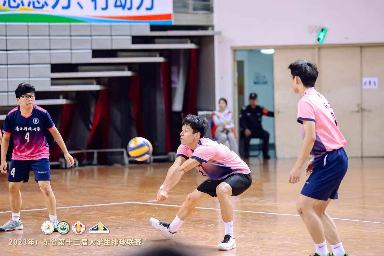 我校排球队在广东省第十三届排球联中斩获佳绩创造历史！